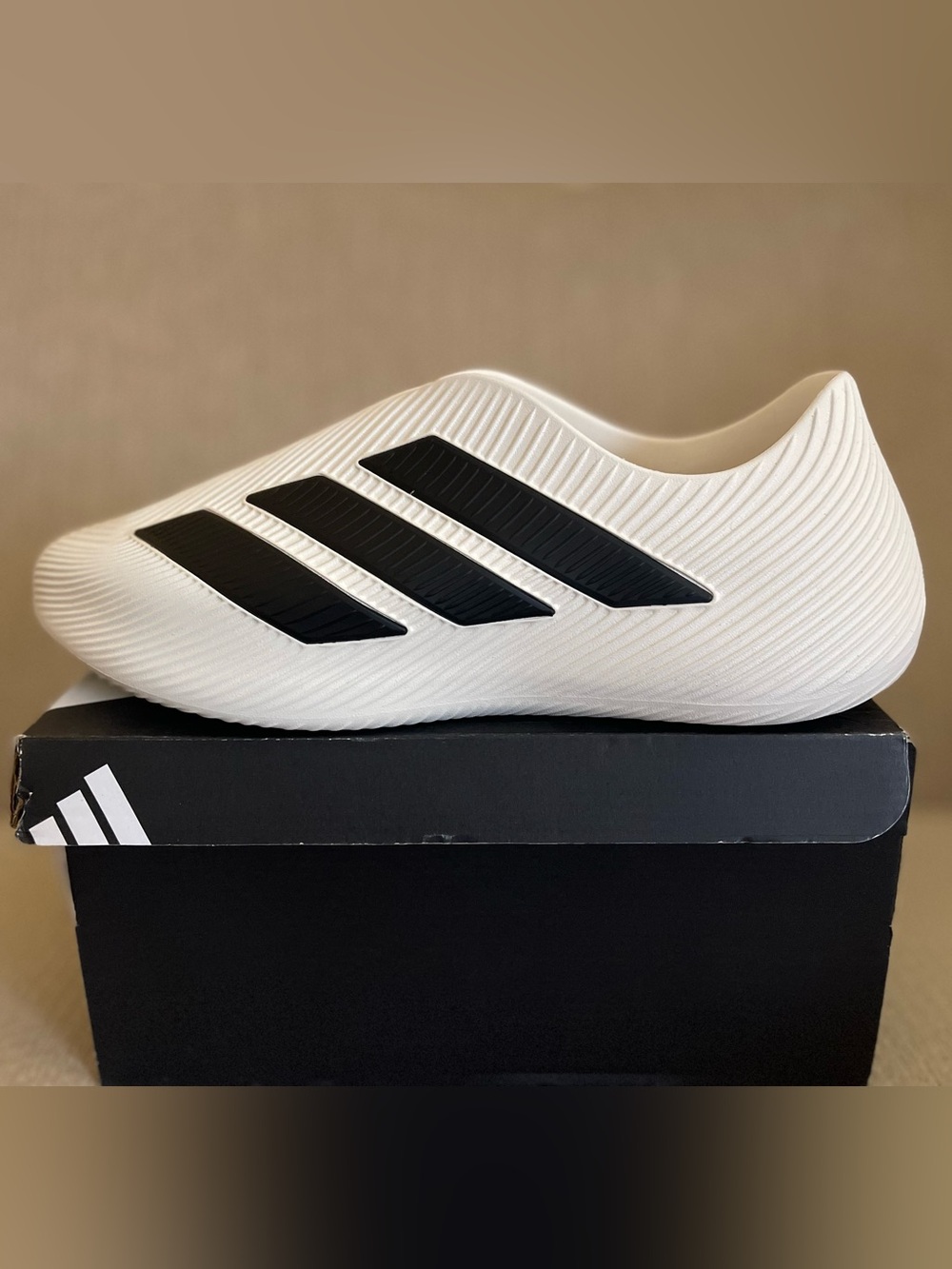 Size 11 - Adidas Purechill Runner White Core Black KI0066 Men's BRAND NEW